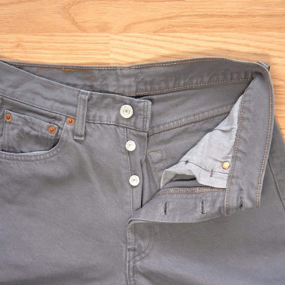 Vintage Levi's 501 Women's Gray Denim High Waist MOM Fly Buttons Jeans, Sz 28 - Picture 5 of 11